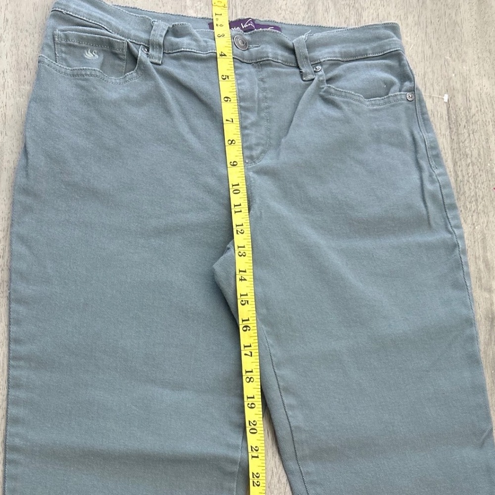 Gloria Vanderbilt Amanda High Rise Straight Leg Jeans Sage Green Size 6 Short - Picture 5 of 9